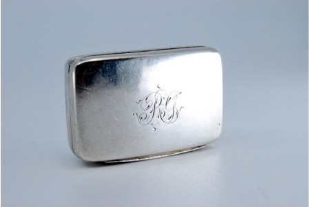 Caixa de Vinagrete em prata e ouro de forma curva e lisa em ambos os lados do período de George III.